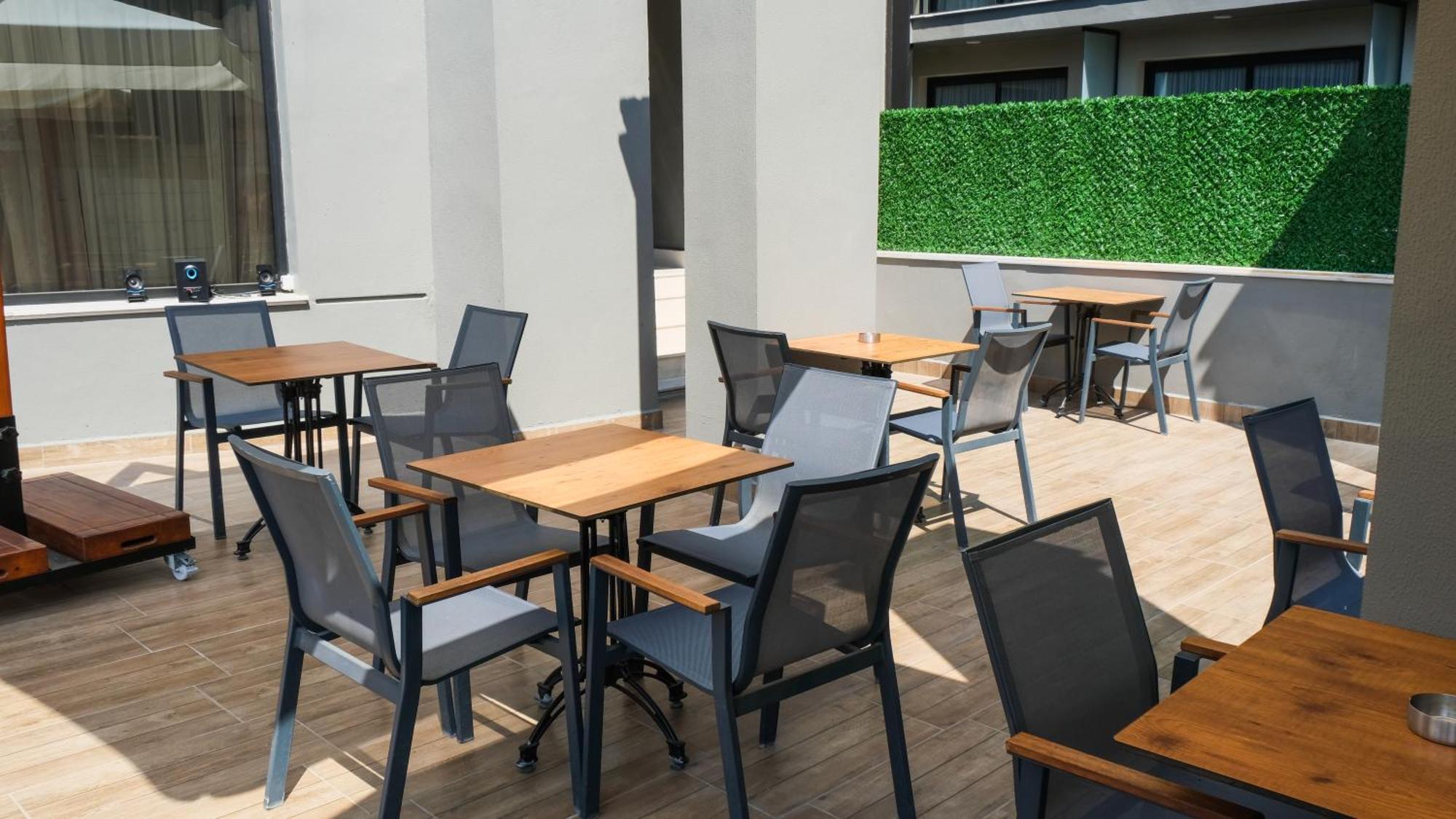 Myway Deluxe Alsancak Esmirna Exterior foto